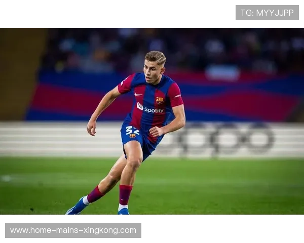 费兰托雷斯背身护球后送出贴地传，巴萨渗透效率翻倍